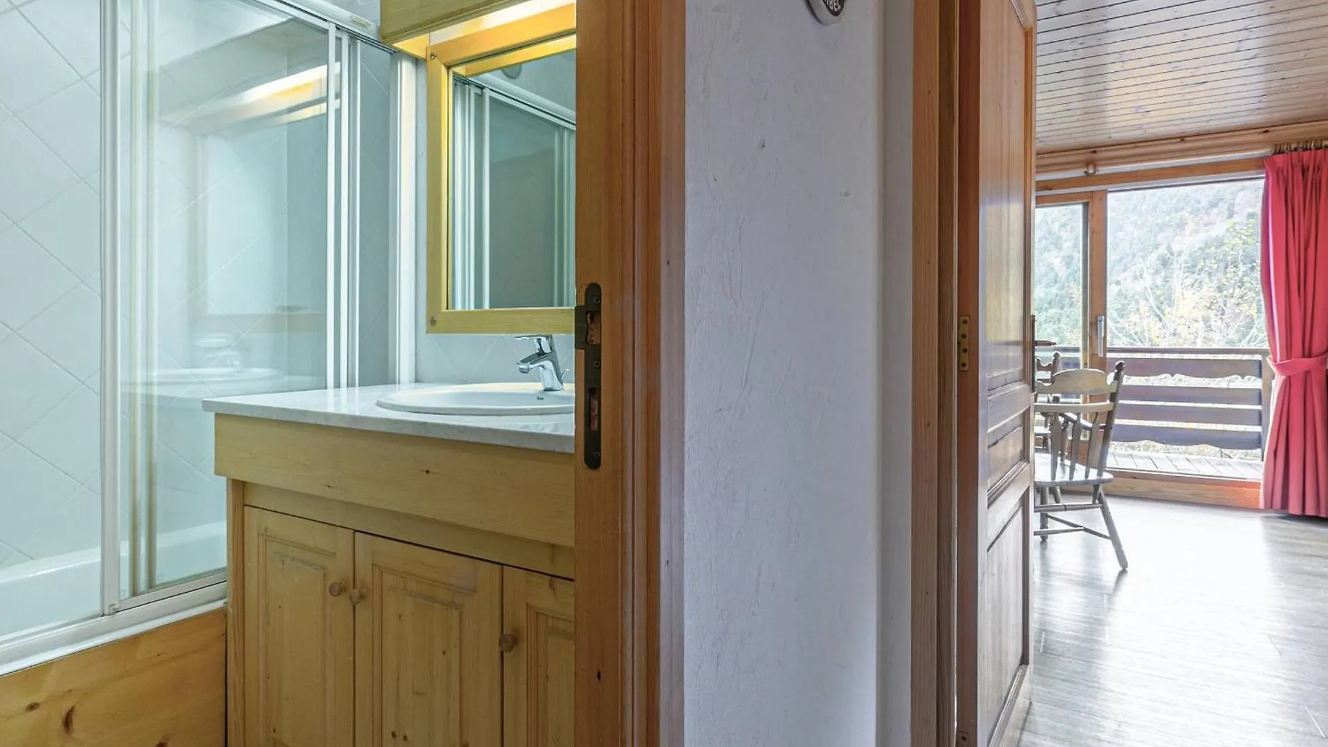 Appartement Familial - 2 Chambres, Balcon, Proche Pistes, Meribel - Fr-1-355-96