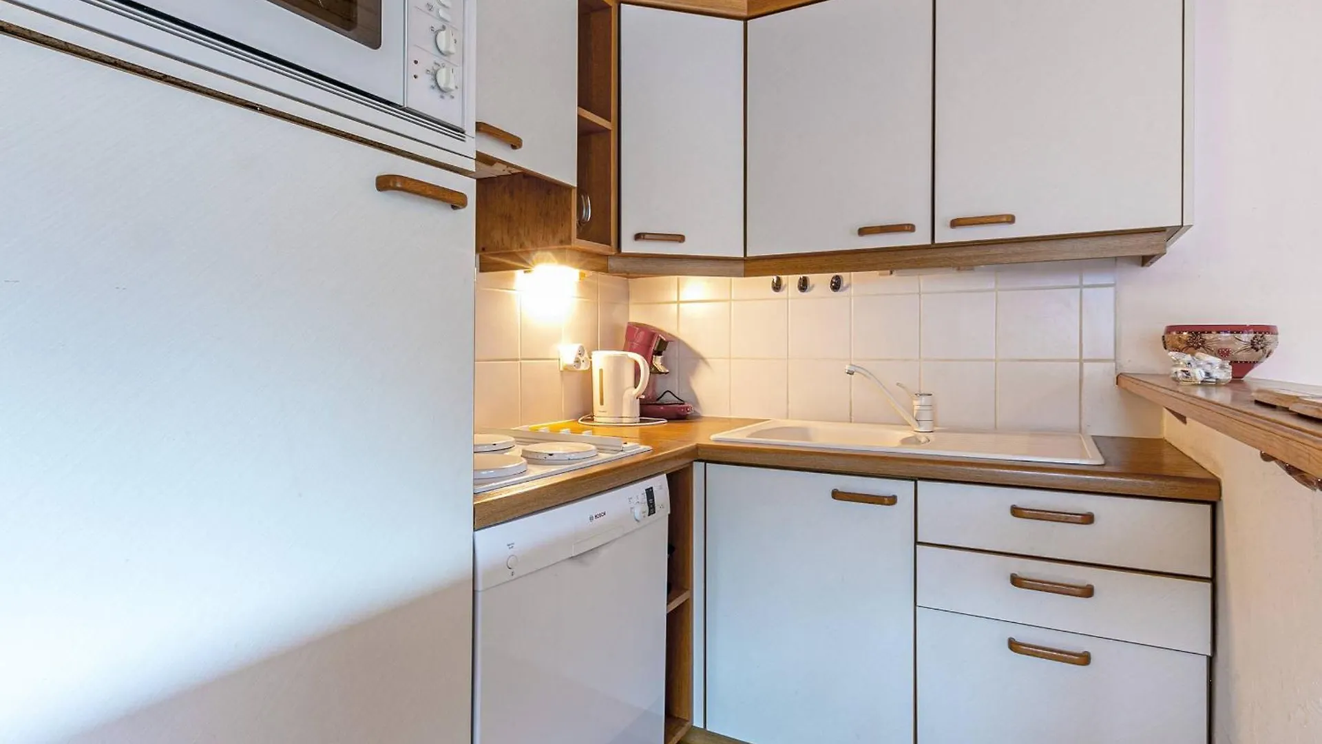 Appartement Familial - 2 Chambres, Balcon, Proche Pistes, Meribel - Fr-1-355-96 0*,  France